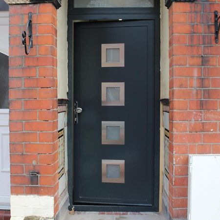 Townhouse Plus @ 282 Walthall Street Крю Екстериор снимка